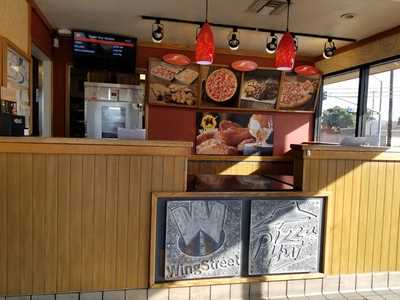 Pizza Hut, Cypress