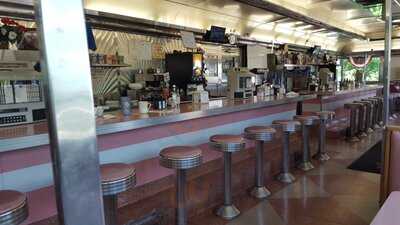 Hunter's Dinerant, Auburn