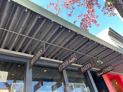 Sebastopol Cookie Company, Sebastopol