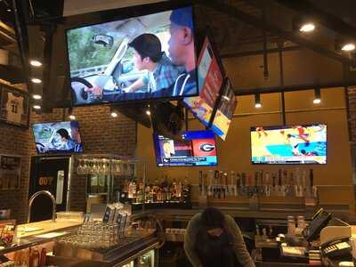 Buffalo Wild Wings, Morganton