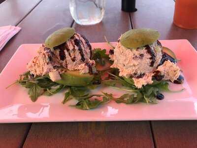 Stay Gold Cafe & Lounge