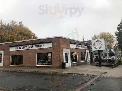 Bruegger's Bagels, Amherst