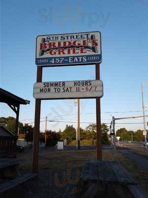 8th Street Bridge's Grill