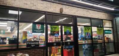 7-Eleven, East Meadow