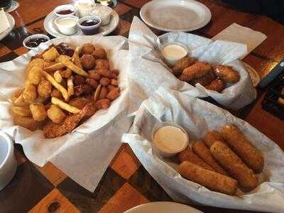 Snug Harbor Bar And Grill, Lincoln City