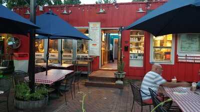 LouLou Burger & Falafel