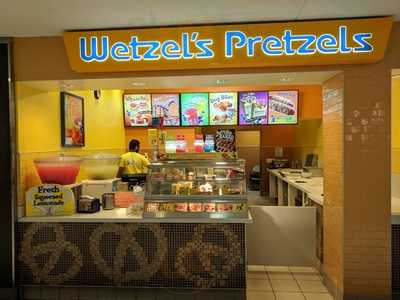 Wetzel's Pretzels, Bloomingdale