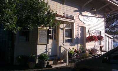 Waterfront Depot Restaurant, Florence