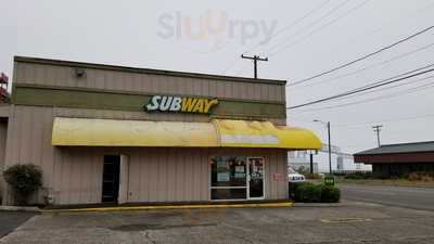 Subway, Astoria