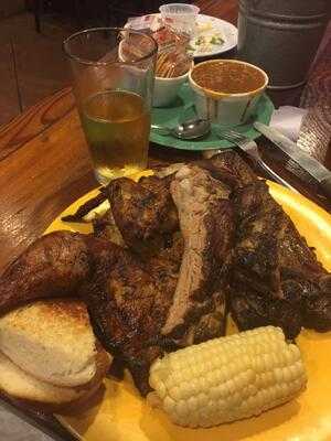 Romi's Brew and BBQ, Ukiah