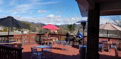 Town Hill Grill menu