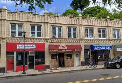 Dominik Pizza, Glen Cove