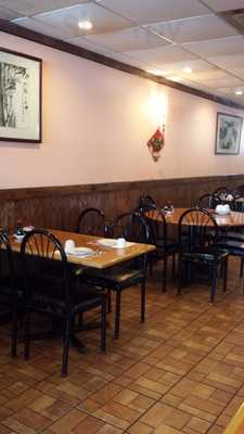 Mr. Tong's, Rego Park