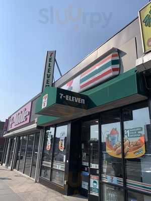 7-Eleven, Rego Park