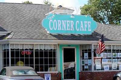 Corner Cafe, Pocasset