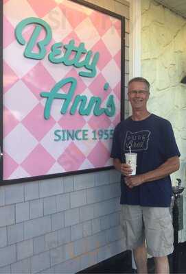 Betty Ann's Dairy Freeze, Buzzards Bay