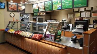 Subway, Fresh Meadows