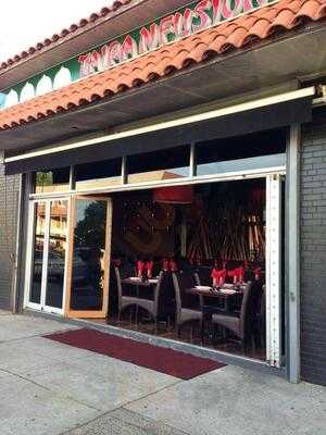 Taipan Fusion Restaurant and Hookah Lounge, Fresh Meadows