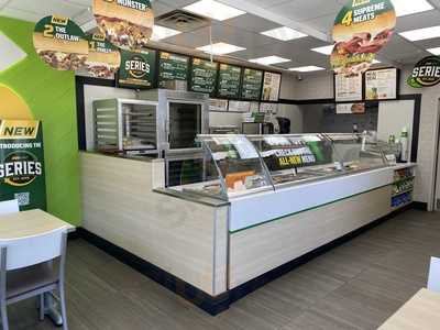 Subway, Fresh Meadows