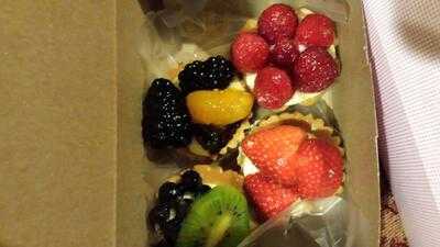 Dortoni Cream Puff Bakery, Levittown