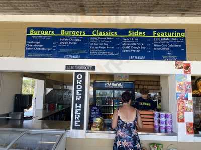 Salty's Burgers And Seafood, Narragansett