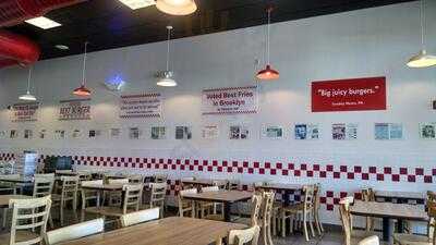 Five Guys, Levittown