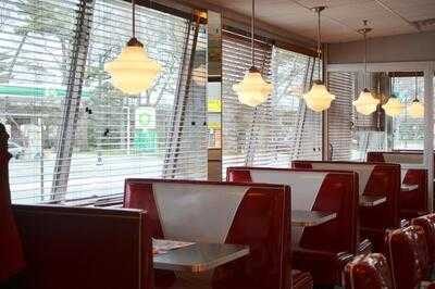 Lynbrook Diner, Lynbrook