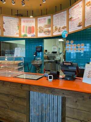 Tropical Smoothie Cafe, Levittown