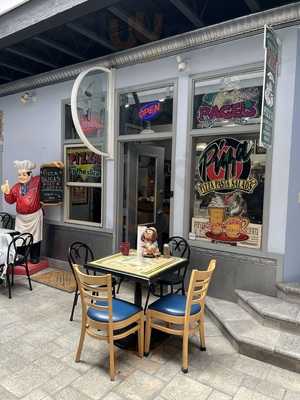 Cousin Vinnie's Ny Pizza Cafe'