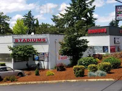 Stadiums Sports Bar, Milwaukie