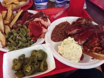 Sweetwater Bar-B-Que, Saint Robert