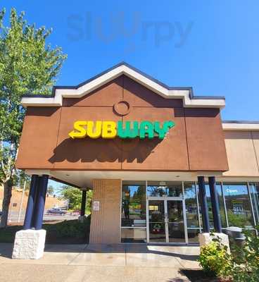 Subway, West Linn