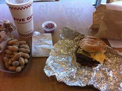 Five Guys, Amityville