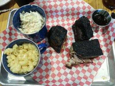 Big Dog's Bbq At Orleans Bowling Center