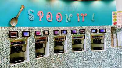 Spoon It!  Frozen Yogurt Factory, Nederland