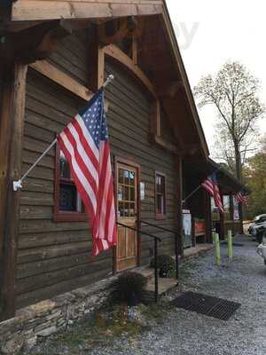 Lake Burton Grille and Grocery, Clayton