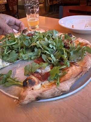 Bruno's Wood Fired-pizzeria