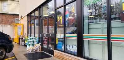 7-Eleven, Middle Village