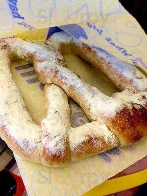 Wetzel's Pretzels, San Diego