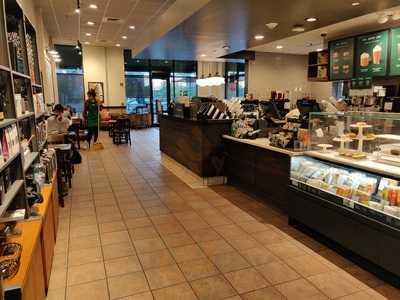 Starbucks, Warrenville