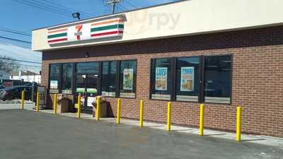 7-Eleven, Howard Beach