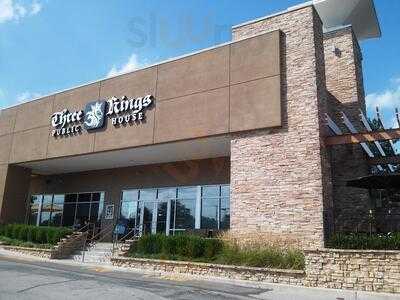 Three Kings Public House (des Peres)