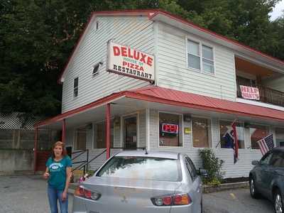 Deluxe House of Pizza, Littleton