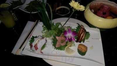 Midori Sushi & Steakhouse