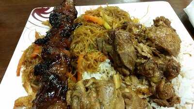 Lola Adang's Kusina, North Chicago