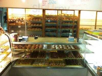 Louie's Bakery