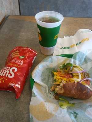 Subway, Lake Bluff