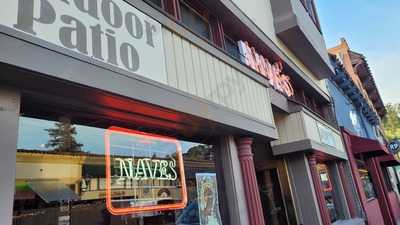 Nave's Bar and Grill, Fairfax