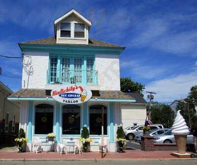 Hinlickity’s Ice Cream Parlor, Highlands