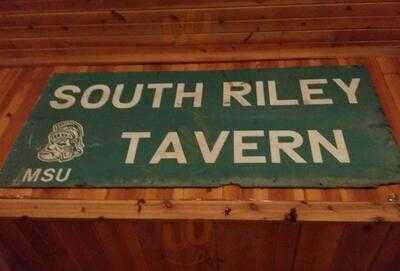 South Riley's Tavern, DeWitt